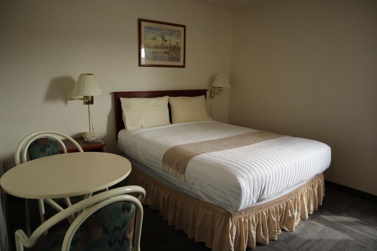 Destination Family Hotel Whitehorse Exterior photo
